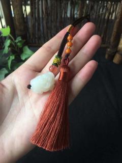 李女士车上挂了和田玉貔貅后,每天都心情大好✨