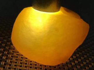 和田玉有油性,那么翡翠是否有油性呢?
