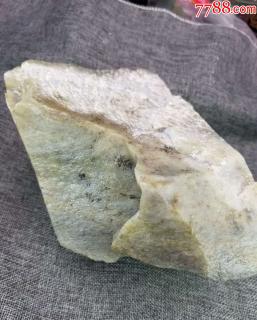 年底福利低拍:3601和田玉糖色青花老坑山料原石8.2斤
