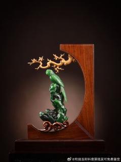 英明神武 玉质温润细腻,密度紧致,碧色阳性十足