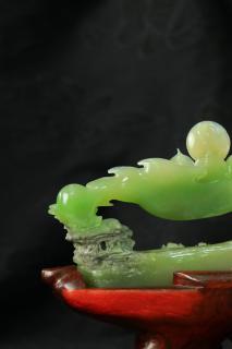 和田玉翠青(坐莲观音·摆件)编号为ysp3
