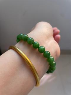 和田玉碧玉阳绿手串卡8mm左右