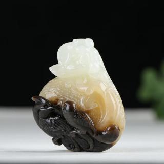 王朝安和田玉白玉黑皮鸳鸯荷花挂件吊坠y4312