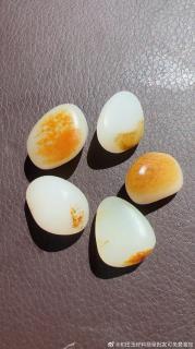 新疆和田玉籽料原石精品小籽,真皮真色,适合做戒面或者配手串