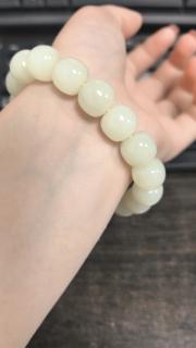 刚开始接触和田玉时,我也好奇盘玉到底有没有用.真正
