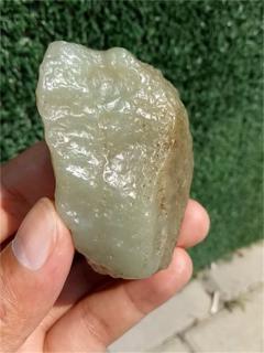 玉兴寻玉行:鉴别和田玉原石真伪,可借鉴 "试玉要烧三日满,辨材须待七