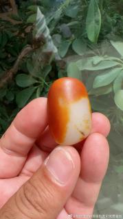 收藏款新疆和田玉籽料原石,顶级的红皮白肉,肉质白细,23.5克 17.1克