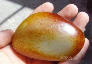 和田玉沁色和皮色如何区分?